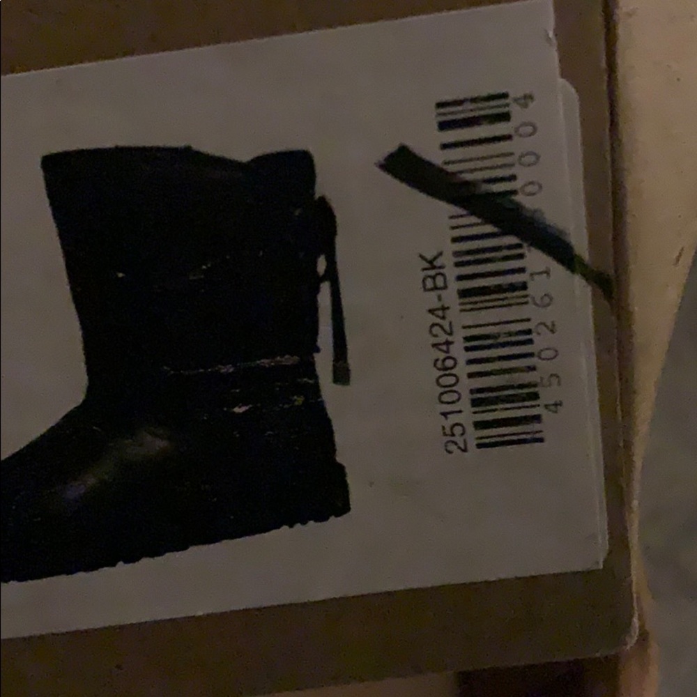 SALE!! Brand NEW! All Black UGG boots! Perfect for winter! - Picture 4 of 4
